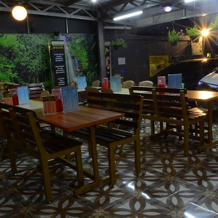 Guest House Salon Fora Gegerkalong Setiabudhi Bandung Exterior photo