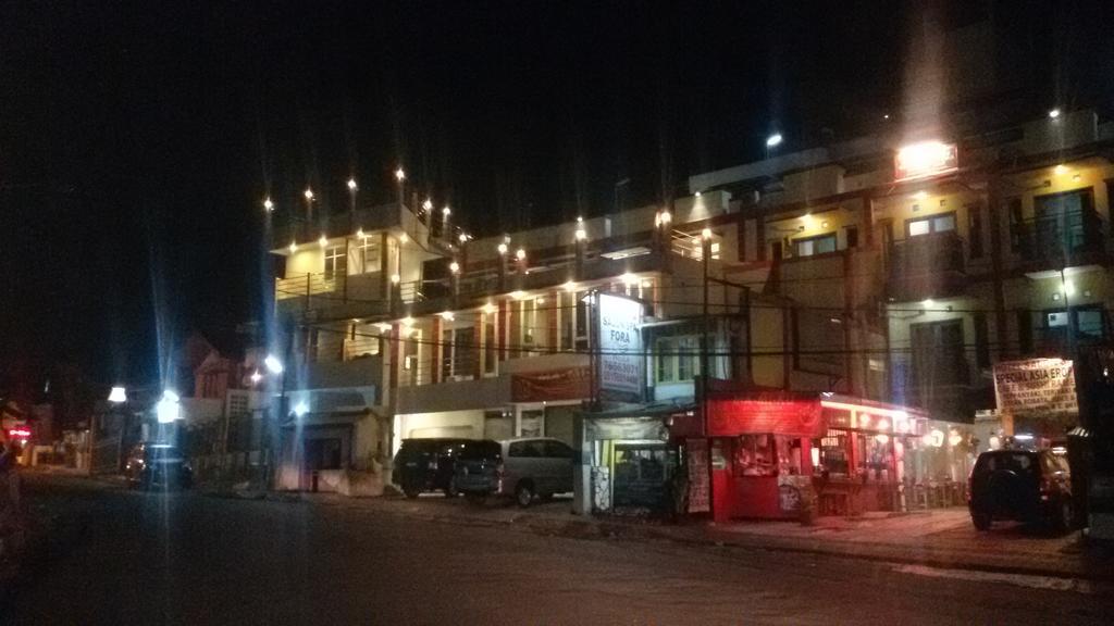 Guest House Salon Fora Gegerkalong Setiabudhi Bandung Exterior photo