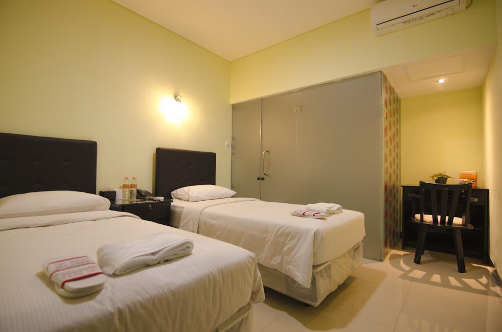 Guest House Salon Fora Gegerkalong Setiabudhi Bandung Exterior photo